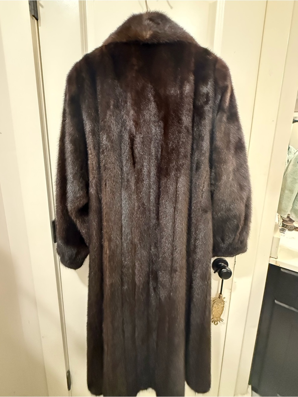 Vintage Yudofsky Furriers Full Length Dark Brown Mink Fur Coat - Picture 10 of 16